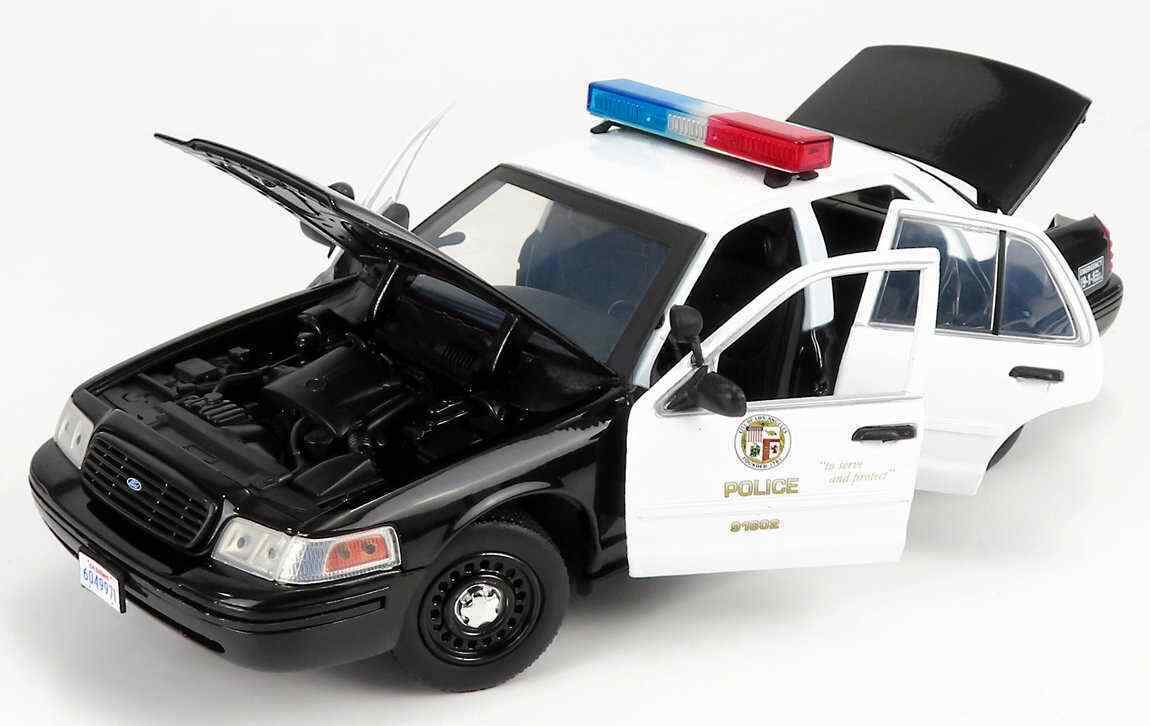 Voiture FORD Crown Victoria Interceptor 2001 LAPD LOS ANGELES POLICE DEPARTMENT Du Film DRIVE 1/18